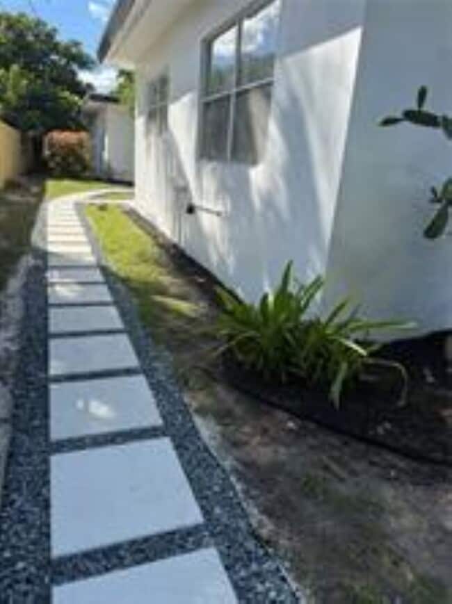 Building Photo - 1827 N Dixie Hwy