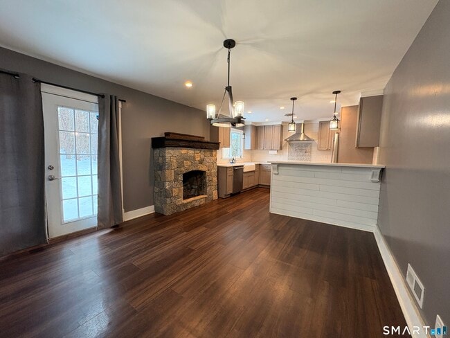 Building Photo - 104 Cottage Rd