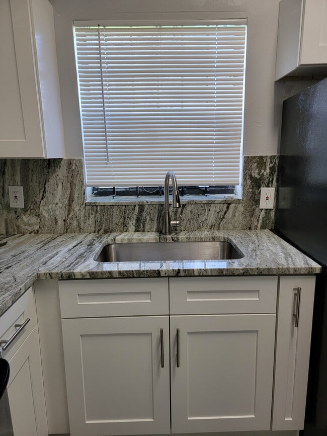 Granite Countertops - 3621 NW 193rd St