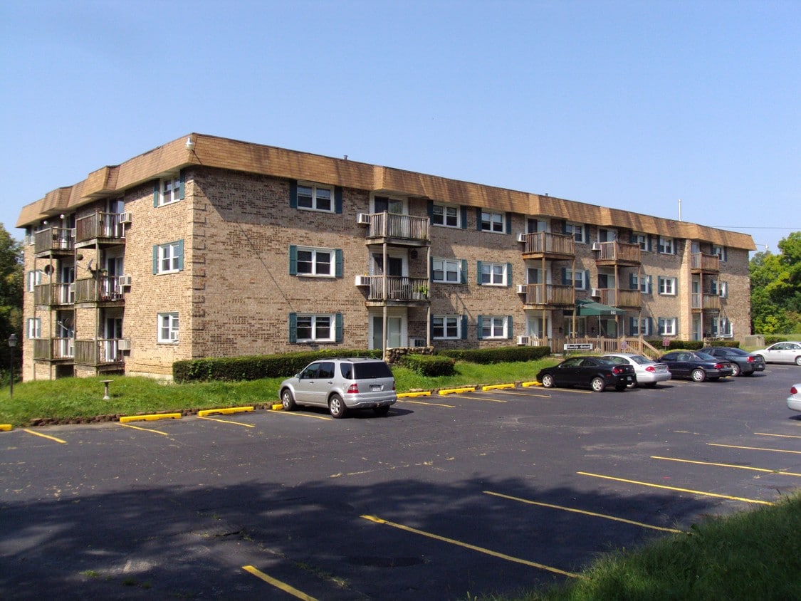 Primary Photo - North Rivers Drive Apartments