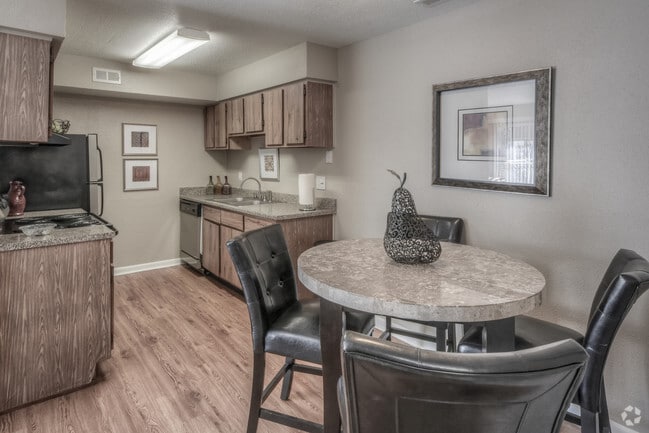 Building Photo - Pebble Creek