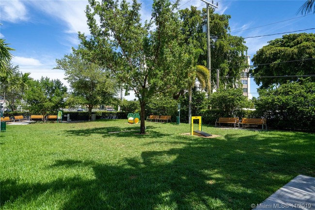 Building Photo - 9200 E Bay Harbor Dr