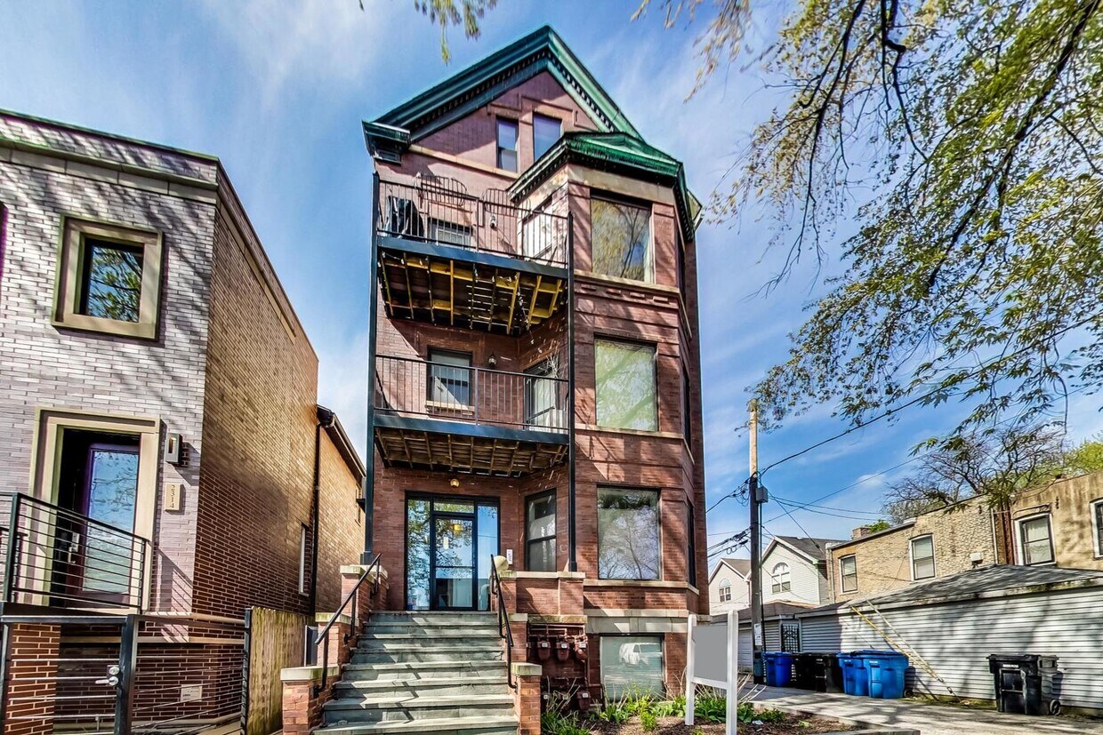 Primary Photo - 2312 W McLean Ave