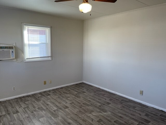 Building Photo - 1114 Eastview Dr