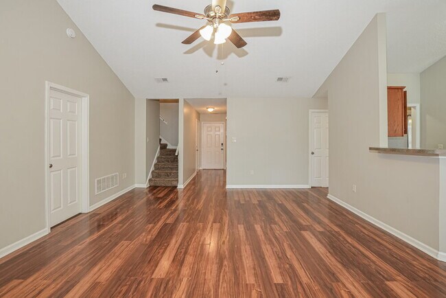 Foto del edificio - 1813 Cherry Creek Dr