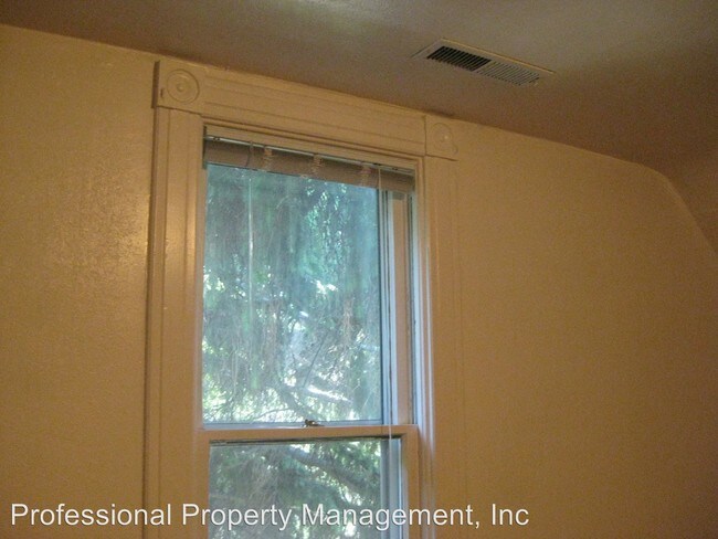 Foto del edificio - 318-320-320 S 4th St W