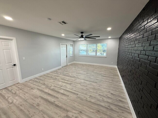 Foto del edificio - 120 SW 7th St