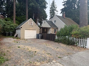 Building Photo - 132 Del Monte Ave