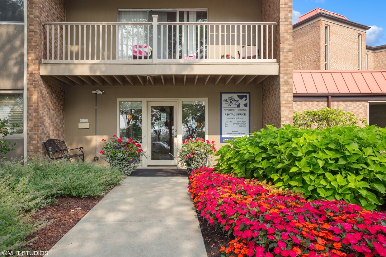 Primary Photo - 460 Eagle Dr