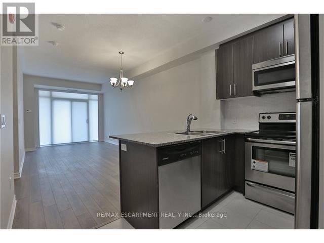 Building Photo - 216 Oak Park Blvd