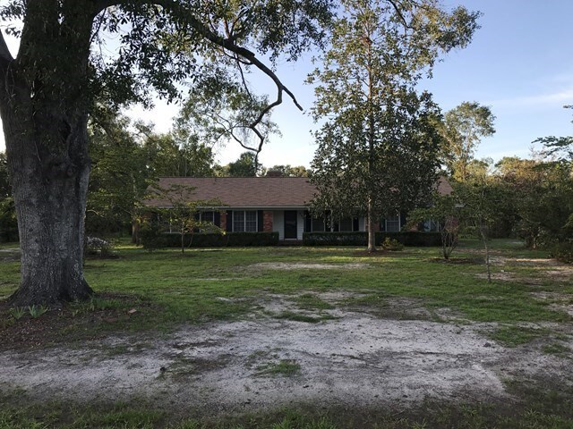 Primary Photo - 107 NE Rosewood Dr
