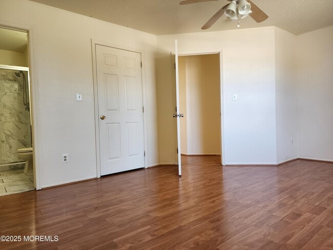 Foto del edificio - 1 Skylark Ct