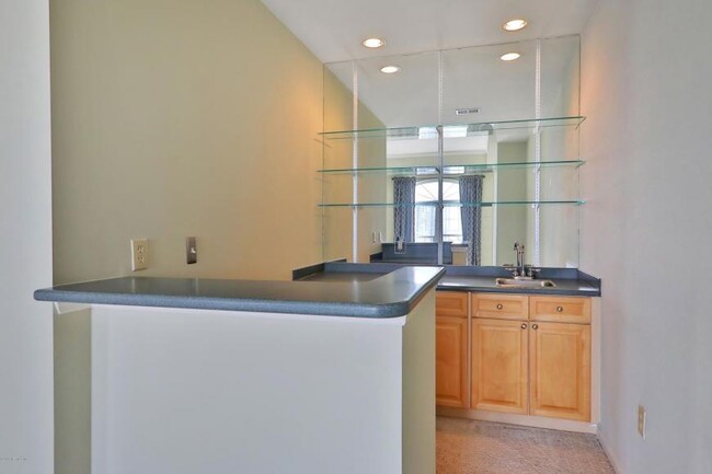 Building Photo - 2 bedroom in Jacksonville FL 32202