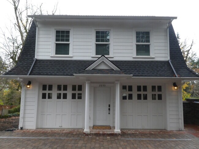 Foto del edificio - 2303 SE Silver Springs Rd