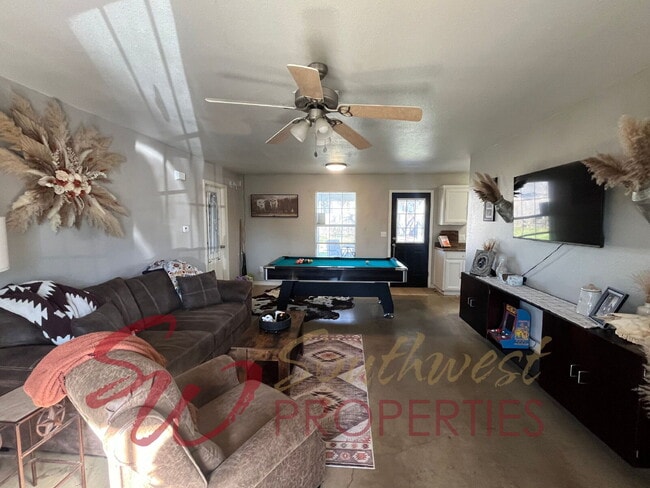 Building Photo - 2 Bedroom, 2 Bathroom Home – Low Maintenance & Convenient Living