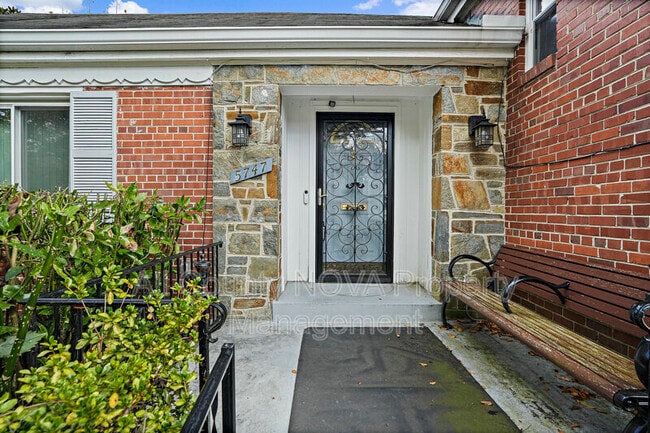 Building Photo - 5747 27th St NW