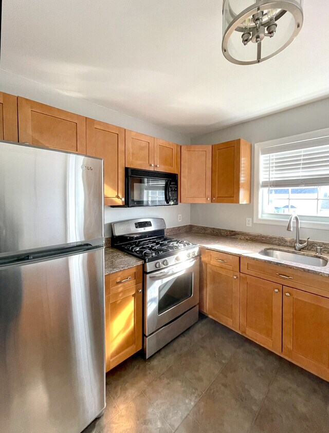 156 Versailles Ct, Newark, DE 19702 Townhouse for Rent in Newark, DE