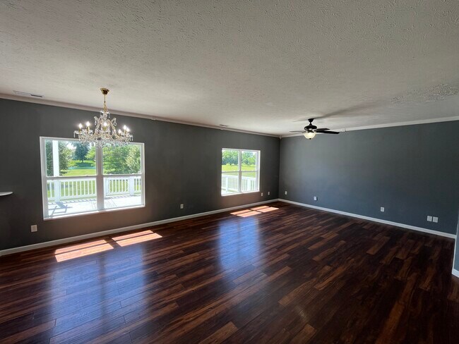 Foto del edificio - 3873 Crest Point Dr