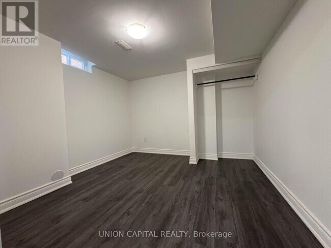 Photo du bâtiment - 21 Natanya Blvd