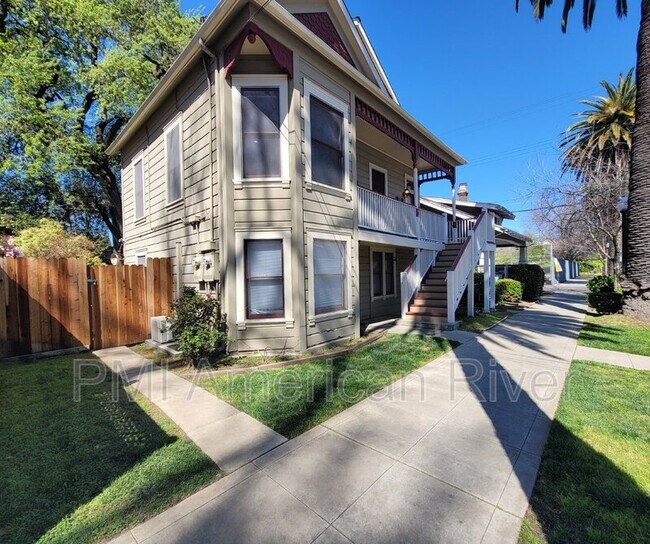 Building Photo - 720 28th St