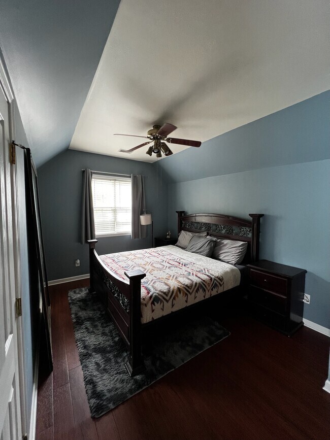 Building Photo - 307 Pimpernel St
