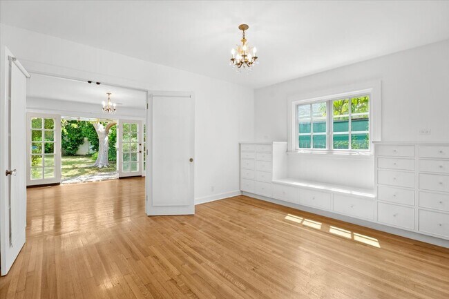Building Photo - 229 15th St