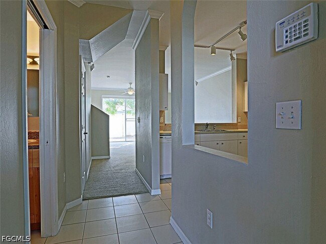 Foto del edificio - 3647 Pine Oak Cir