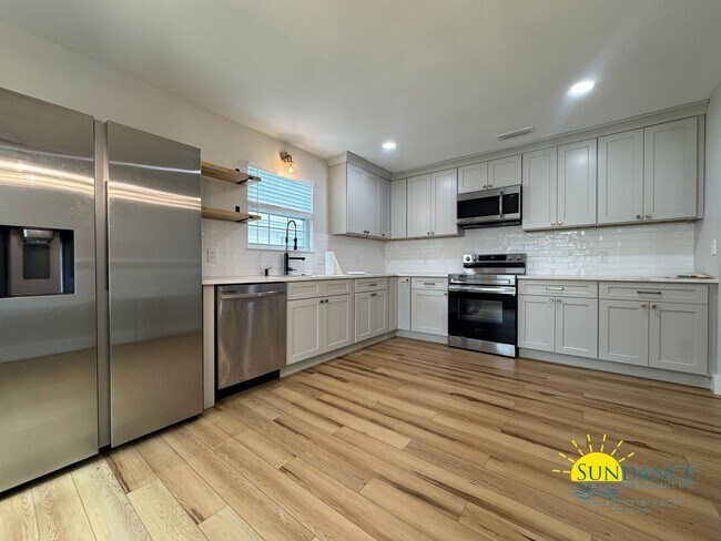 Foto del edificio - Beautifully Updated 3 Bedroom Home in Shal...