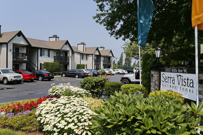 Entrada - Serra Vista Apartment Homes