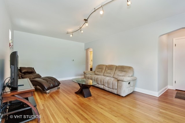Building Photo - 4433 N Canfield Ave