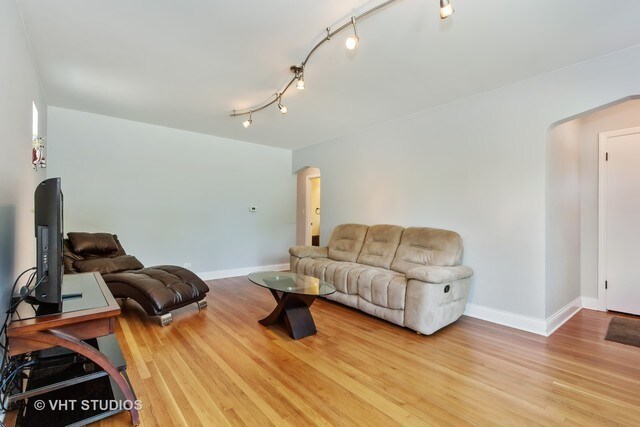 Foto del edificio - 4433 N Canfield Ave