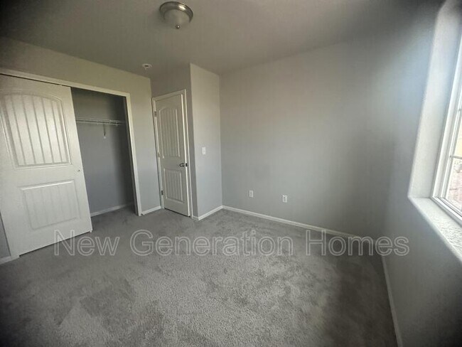 Building Photo - 7657 Conifer Cone Grove
