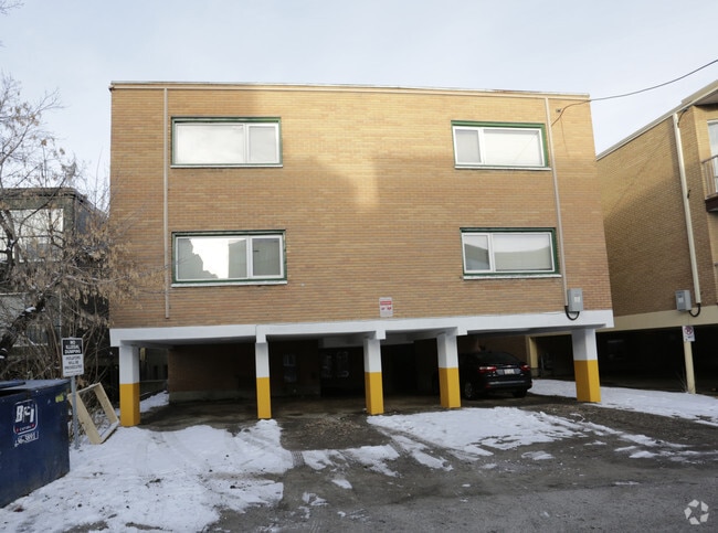 Building Photo - Mount Royal Apartments