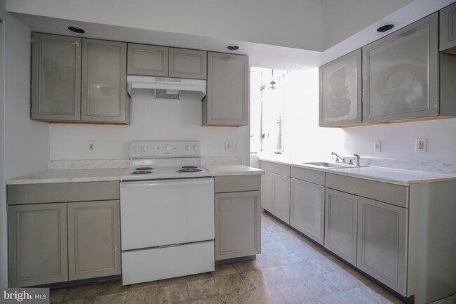 Foto del edificio - 6401 Rising Sun Ave