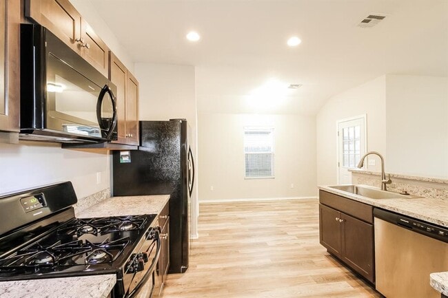 Foto del edificio - 1417 Sandstone Dr