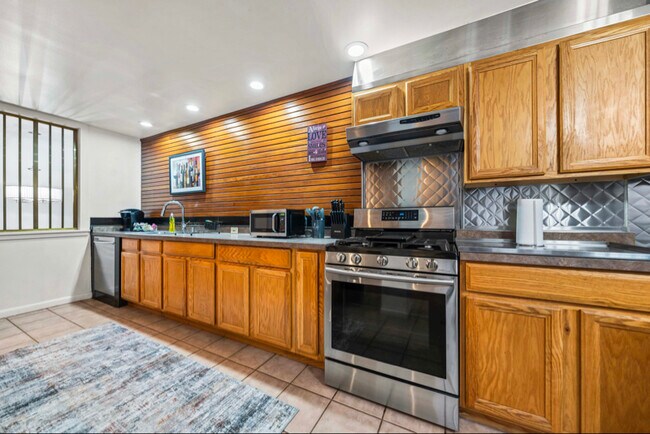 Foto del edificio - 383 Oxford St