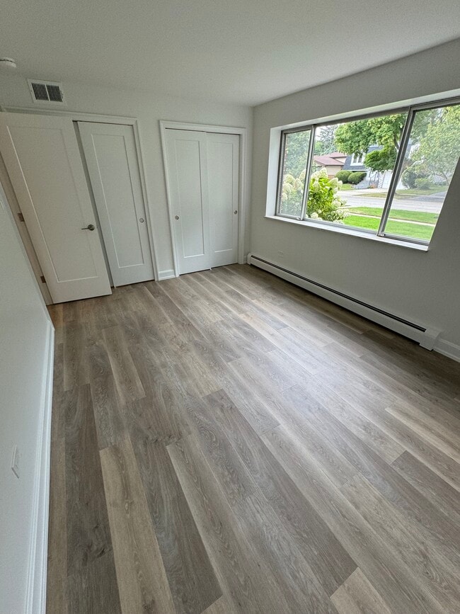 Bright Bedrooms - 603 S McKinley Ave