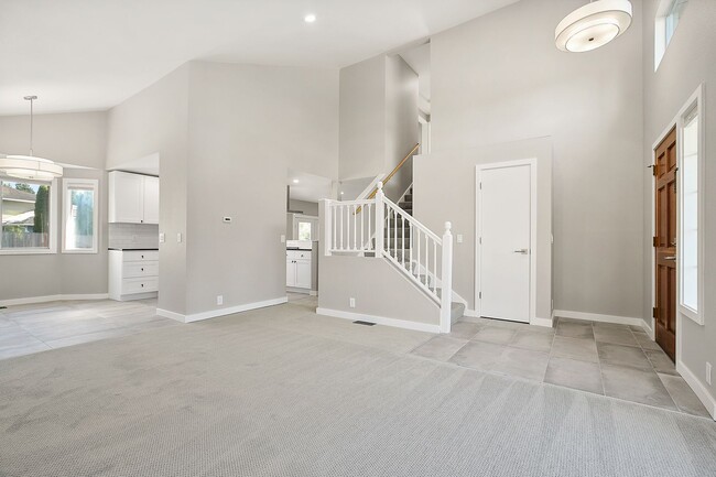 Foto del edificio - Inviting Everett Home Featuring 3 Bedrooms, Fireplace, and Fully Fenced Backyard