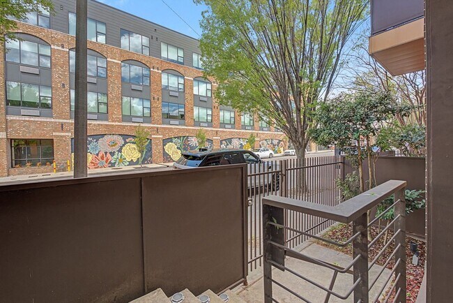 Foto del edificio - 437 Monroe Ave