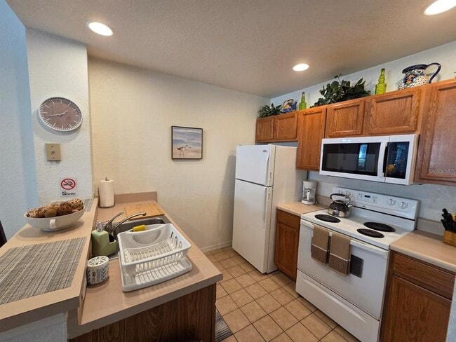 Foto del edificio - 4600 Yellowgold Rd W