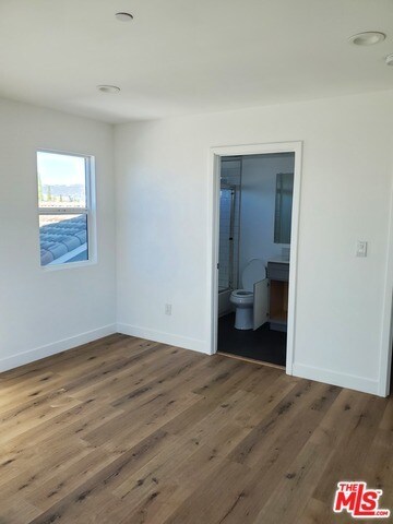 Foto del edificio - 4459 Rosewood Ave
