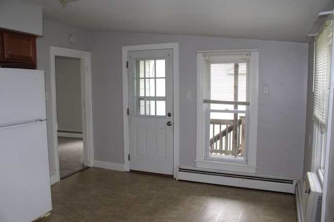 Building Photo - 246 W Main St, 2nd Fl, Dallastown PA 17313