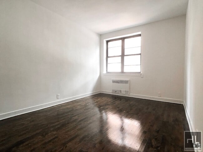 Building Photo - East 61 Street