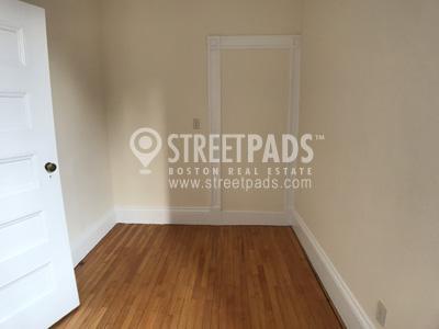 Building Photo - 1 bedroom in Cambridge MA 02138