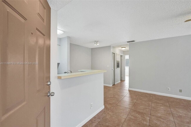 Building Photo - 2846 S University Dr