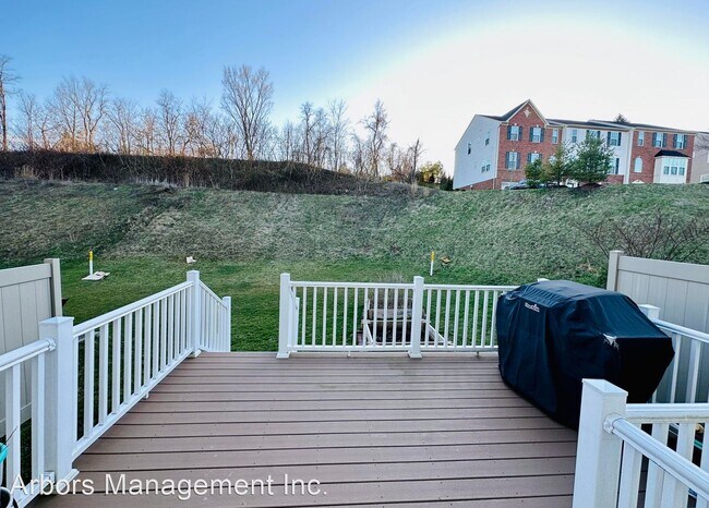 Building Photo - 3 br, 2.5 bath House - 214 Noble Woods Drive