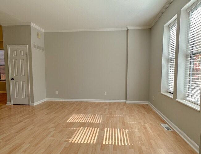 Building Photo - 5153 Waterman Blvd