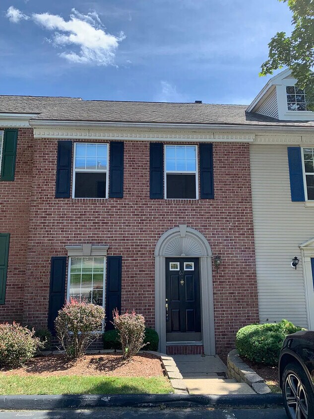 67 Middlesex Rd, Merrimack, NH 03054 Townhome Rentals in Merrimack NH