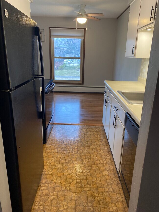 Kitchen (Front door view) - 912 9th Ave S