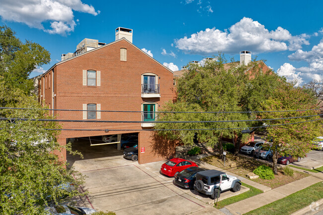 Building Photo - Windtree Condos